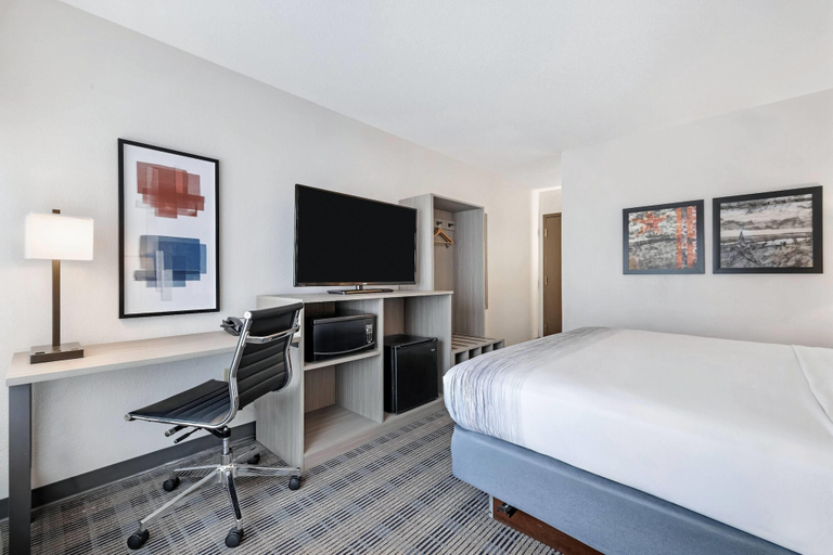 Bedroom 3, AmericInn by Wyndham Baxter Brainerd, Crow Wing