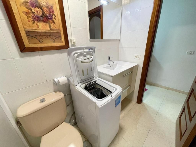Bathroom 5, Edificio Don Antonio, Santa Cruz de Tenerife