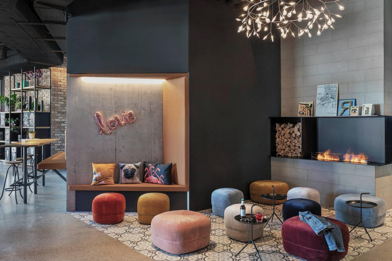 Public Area 2, Moxy Rapperswil, See-Gaster