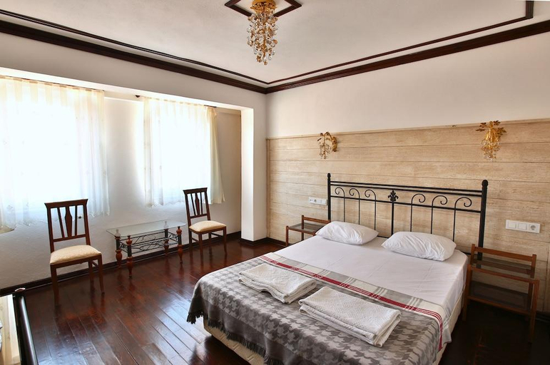 Bedroom 4, Bozcaada Fahri Hotel, Bozcaada