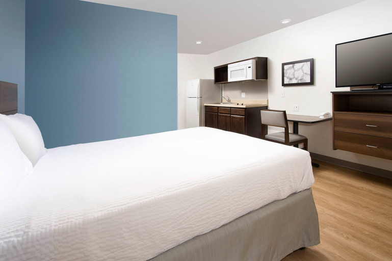Room 4, WoodSpring Suites Cartersville - Emerson, Bartow