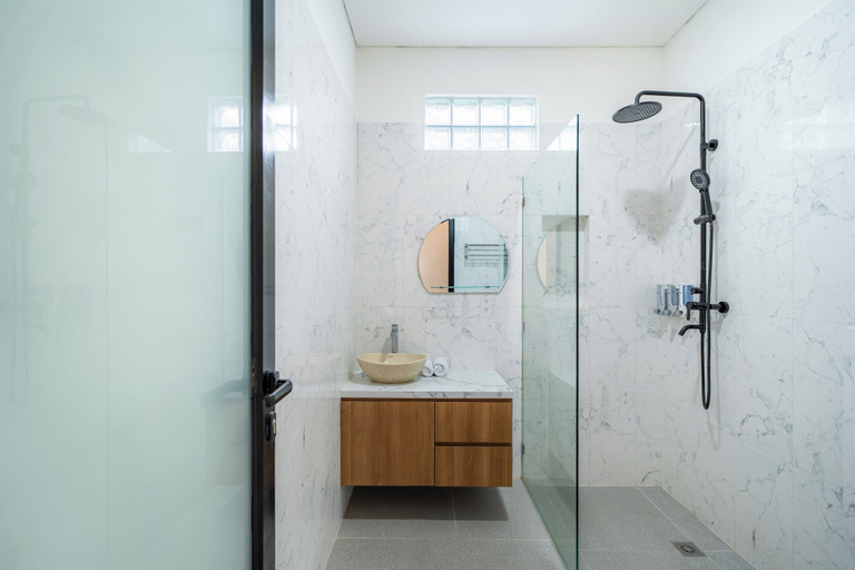 Bathroom 5, Addikha Villa by Betterplace, Badung