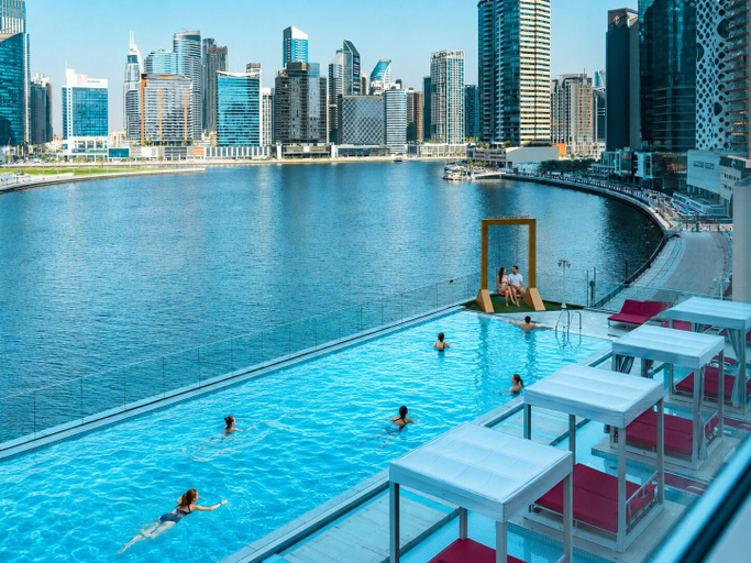 Sport & Beauty 3, Canal Central Hotel, Dubai