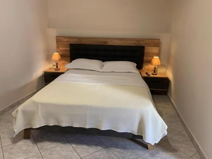 Bedroom 3, Garden Square Inn, Attica