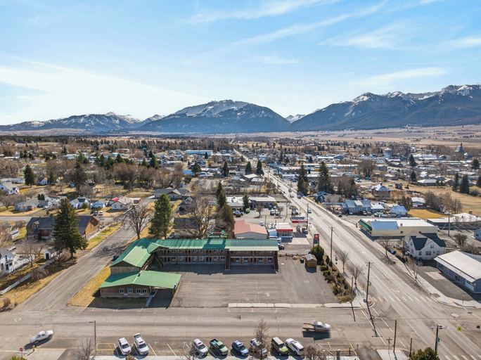 Others 4, The Ponderosa Motel, Wallowa