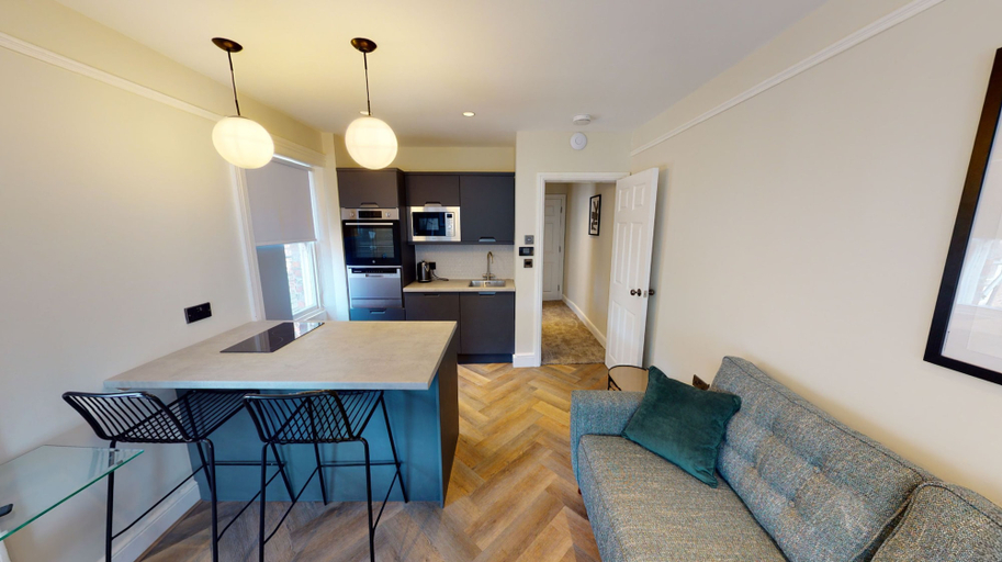 Room 4, By Cathedral Kitchen Island TV W D Access, Sefton