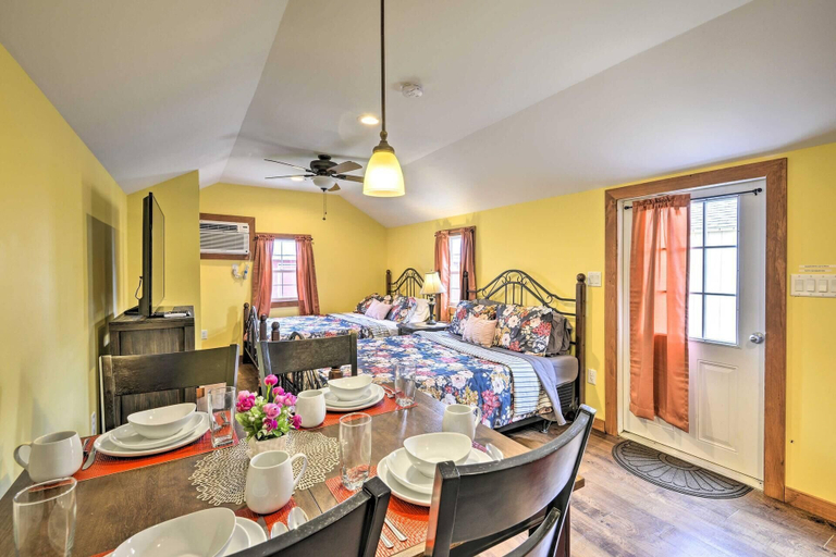 Food & Drinks 4, Equestrian House Suites, Wayne