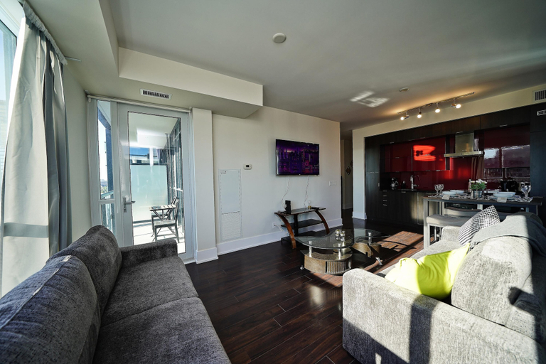 Living area 2, Modern Downtown Suites Near CN Tower, Toronto