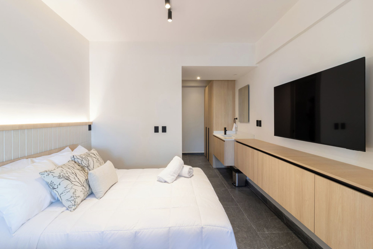 Room 2, Myla Girasol, Mexico City