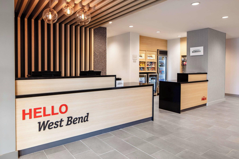 Public Area, TownePlace Suites by Marriott Milwaukee West Bend, Washington