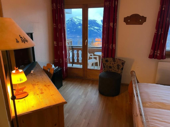 Others 5, Hôtel Magrappé, Sion