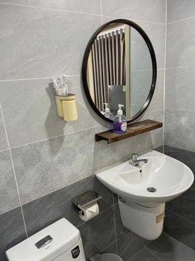 Bathroom 3, Lunaria Hotel - Khách Sạn Ánh Trăng, District 3