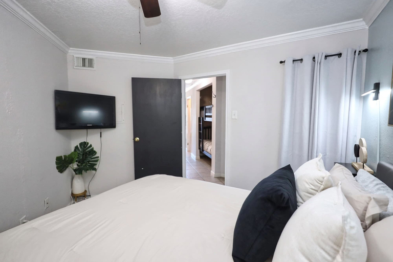 Room 3, Seawall Serenity - Amenities, Galveston