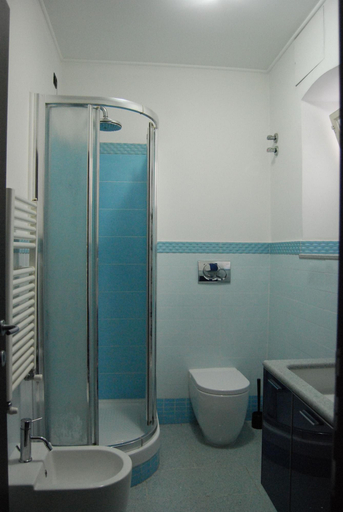 Bathroom 4, Casa Mama, Genova