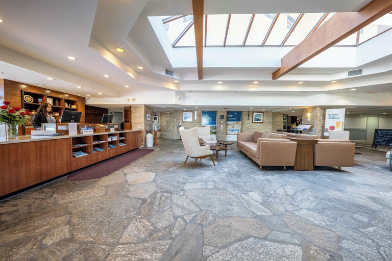 Public Area 3, Four Points by Sheraton Ventura Harbor Resort, Ventura