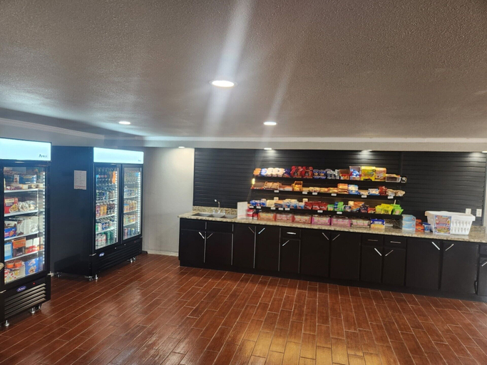 Food & Drinks 4, Economy Inn and Suites, Tulsa