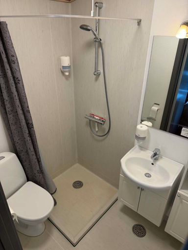 Bathroom, Hotel Kløver Es, Aabenraa
