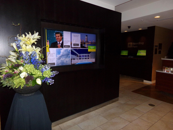 Public Area 3, Courtyard Somerset by Marriott, Somerset