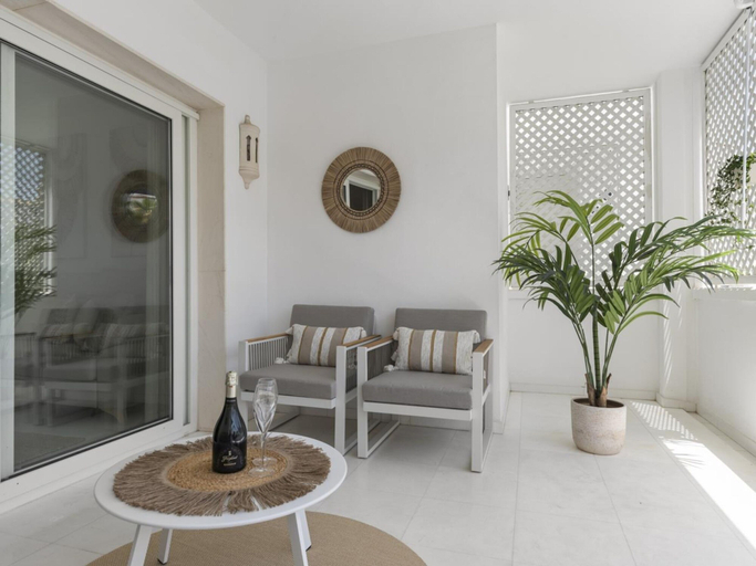 Others 5, Beach Puerto Ban s 3 Br Apartment, Málaga