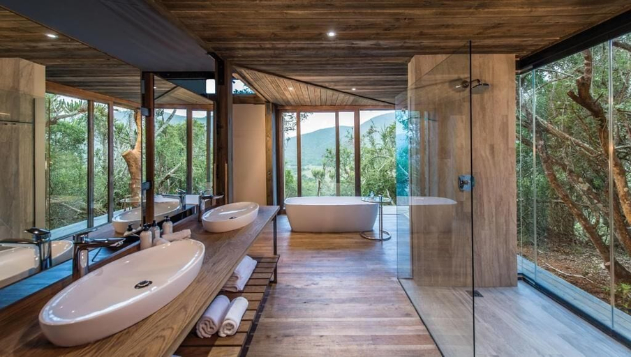 Bathroom 5, Kariega Game Reserve Settlers Drift, Cacadu