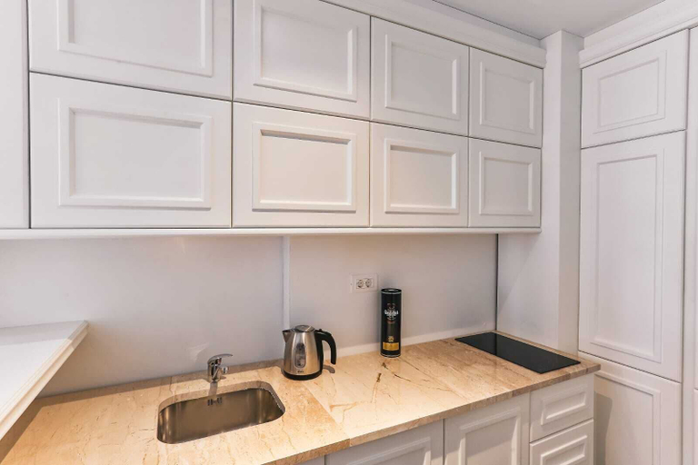 Private kitchen, King Residence