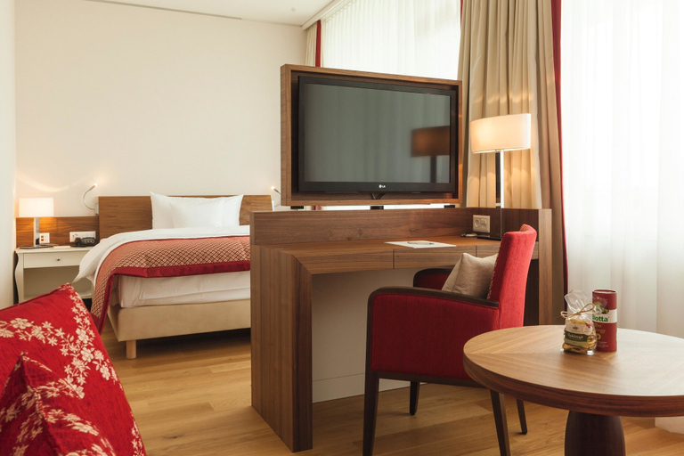 Bedroom 3, Oberwaid Hotel, Sankt Gallen