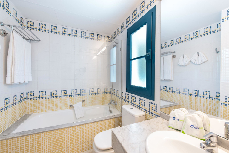 Bathroom 5, THB Tropical Island Aparthotel, Las Palmas