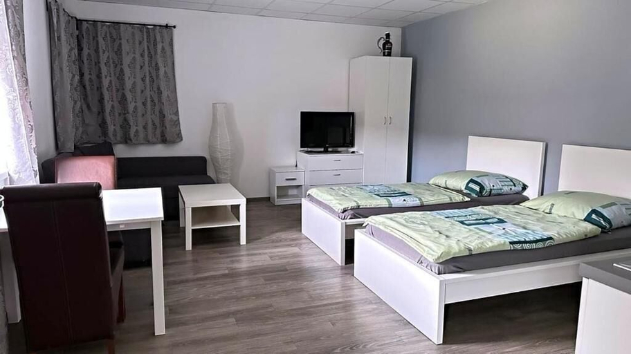 Bedroom 2, Aparthotel DKS, Chomutov