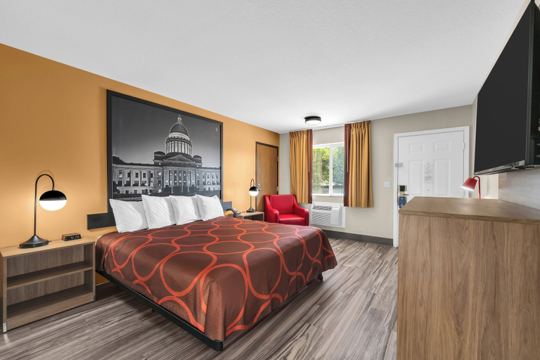 Bedroom 3, Super 8 by Wyndham Siloam Springs, Benton