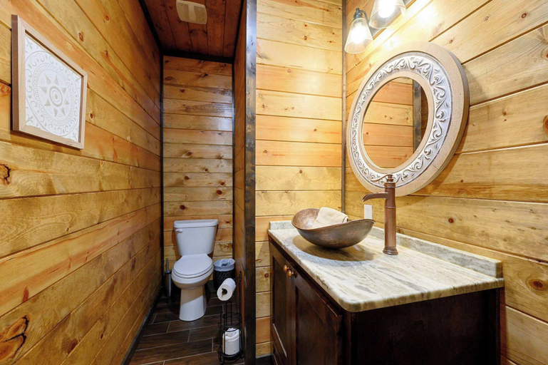 Bathroom 4, Sweet Magnolia - 3BR Cozy Cabin, McCurtain