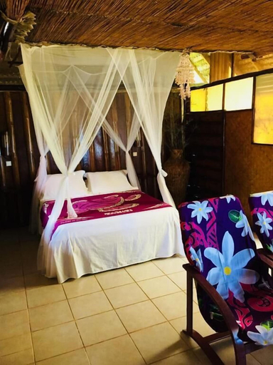 Bedroom 2, Pension Tupuna