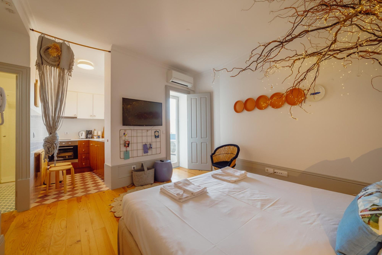 Room 4, Downtown Modern Studio With Terrace by Vacationy, Porto