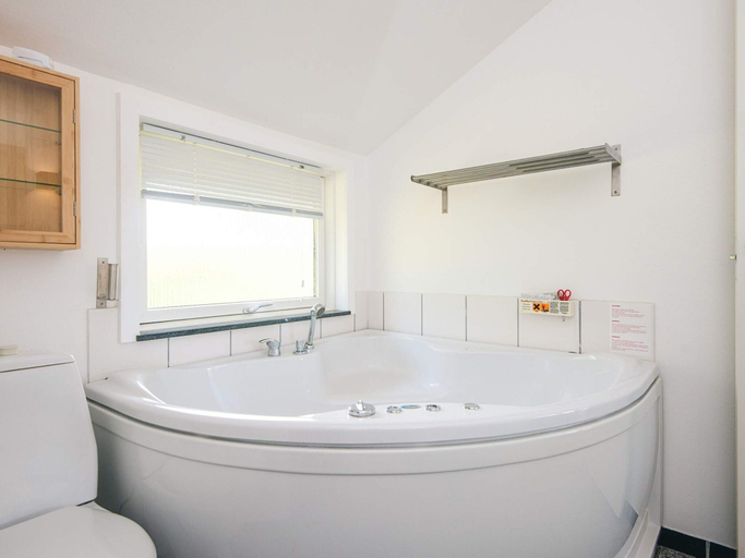Bathroom, Environmental Holiday Home, 3 Bedrooms, Fanø