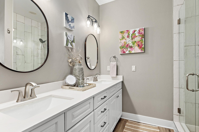 Bathroom 4, Willow & Waves, Walton
