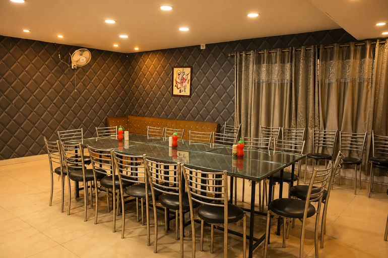 Food & Drinks 3, Mansarovar Hotel & Banquets, Bareilly