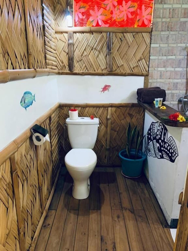 Bathroom 5, Pension Tupuna
