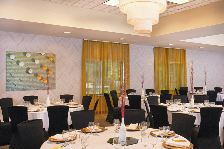 Food & Drinks 5, Springhill Suites Chesapeake Greenbrier, Chesapeake