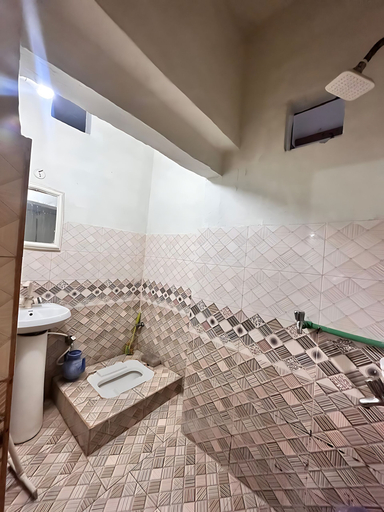 Bathroom 3, Qaya Guest House, Islamabad