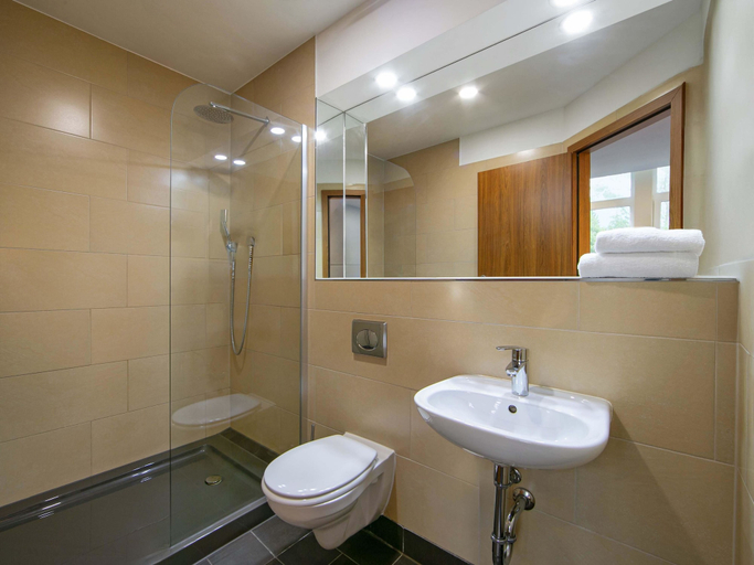 Bathroom 5, B&B HOTEL Berlin-Adlershof, Berlin