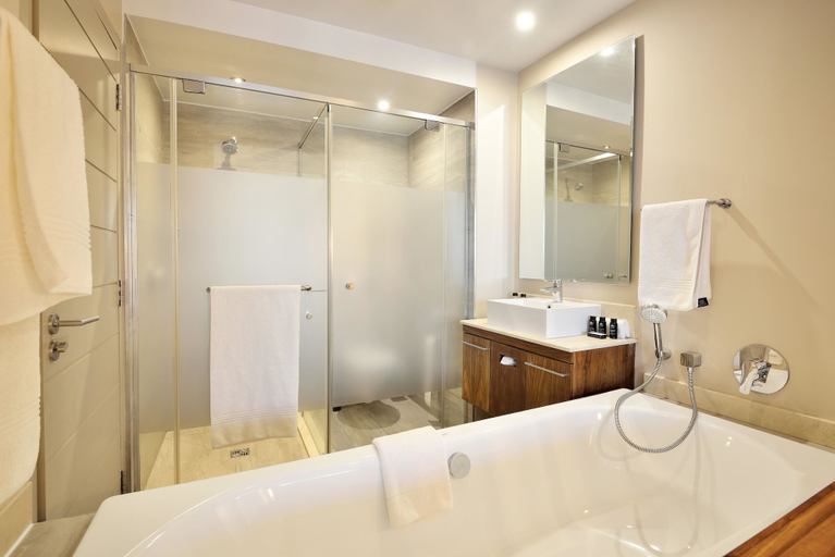 Bathroom 5, Windhoek Country Club Resort, Windhoek West