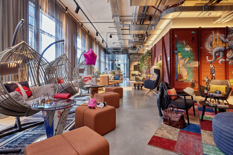 Public Area, Moxy Cologne Muelheim, Köln