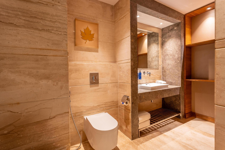 Bathroom 5, Radisson Blu Jammu, Jammu
