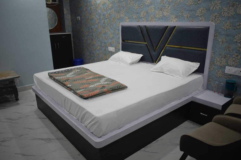 Room 3, Hotel Highway Crown, Kanpur Nagar