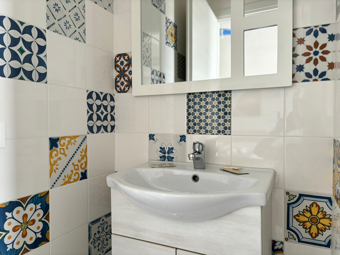 Bathroom 2, Casa Vacanze - Le stanze di Eolo, Trapani