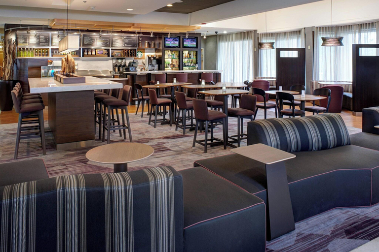 Food & Drinks 5, Courtyard Chicago Oakbrook Terrace, Dupage