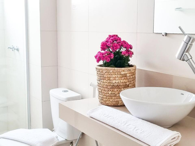 Bathroom 4, Hotel Palace 1, Florianopolis