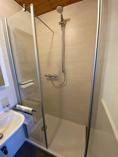 Bathroom, Weingut Gindorf, Bernkastel-Wittlich