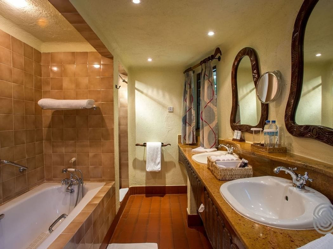 Bathroom 5, Lake Manyara Serena Safari, Karatu