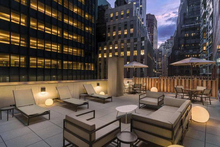 Food & Drinks 5, Courtyard by Marriott New York Downtown Manhattan/Financial District, New York