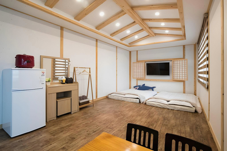 Bedroom 2, Jeju Fly Jin House Pension, Jeju